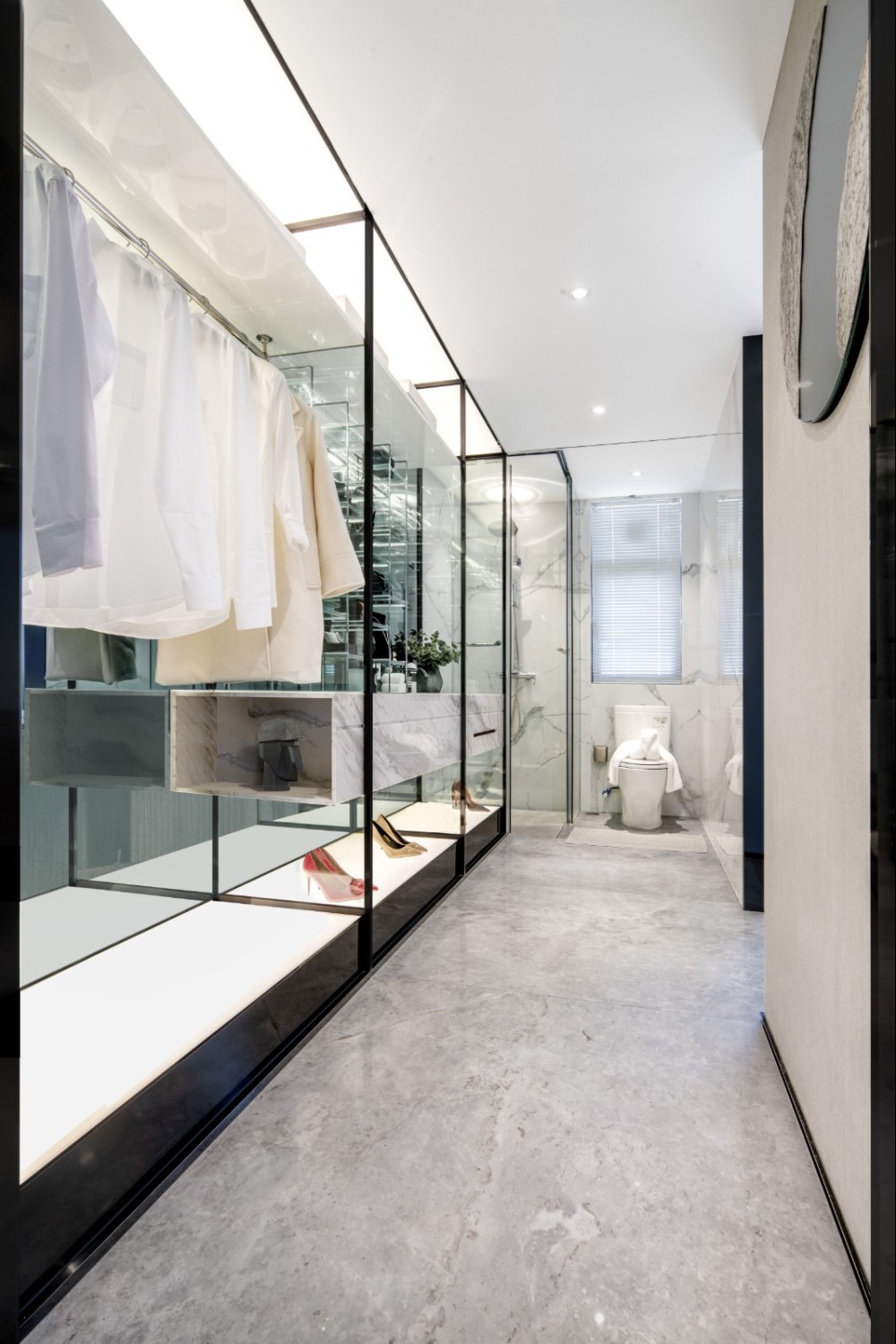 现代简约风格室内设计家装案例-衣帽间 现代简约风格室内设计家装案例-衣帽间