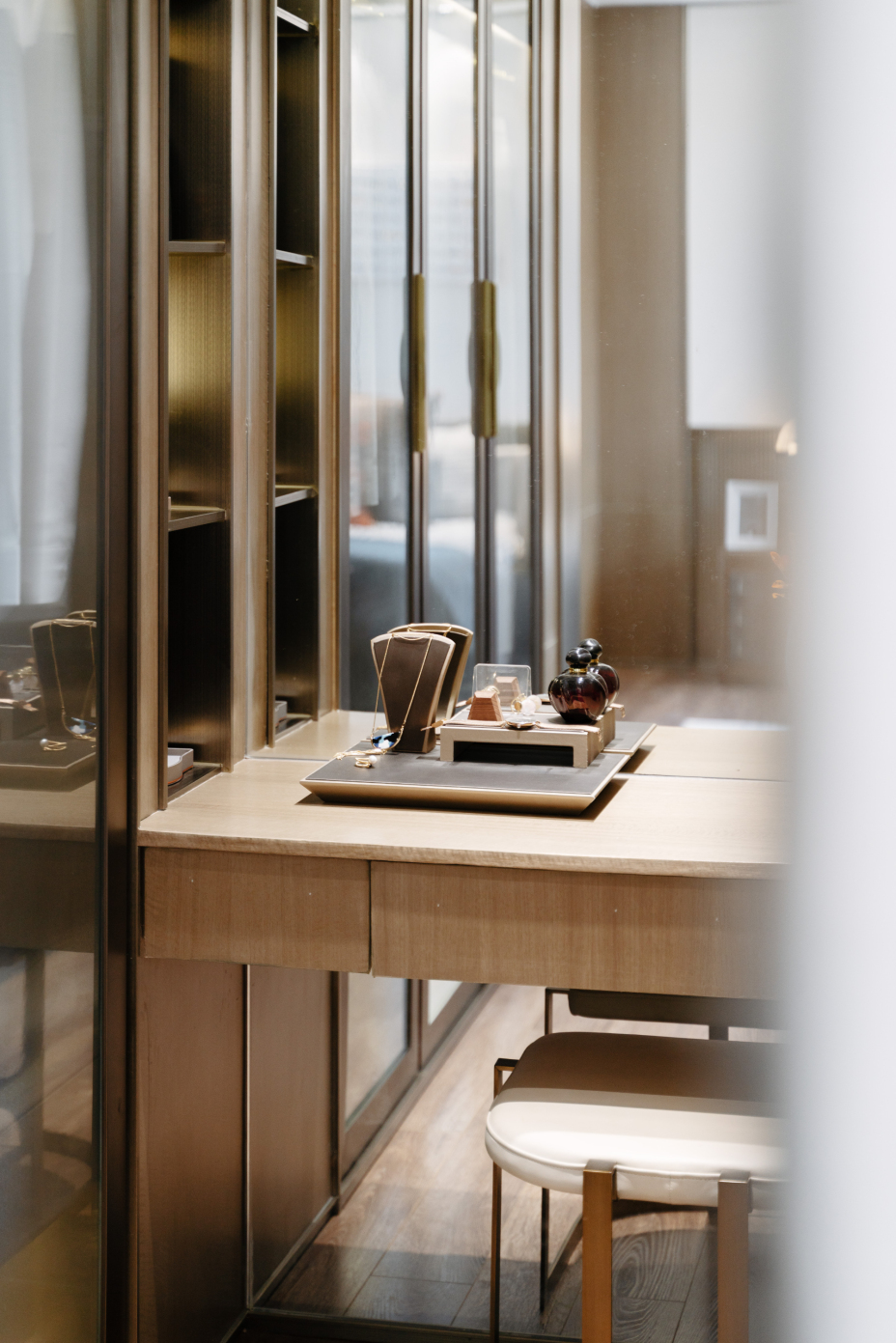 新中式风格室内家装案例效果图-梳妆台 新中式风格室内家装案例效果图-梳妆台