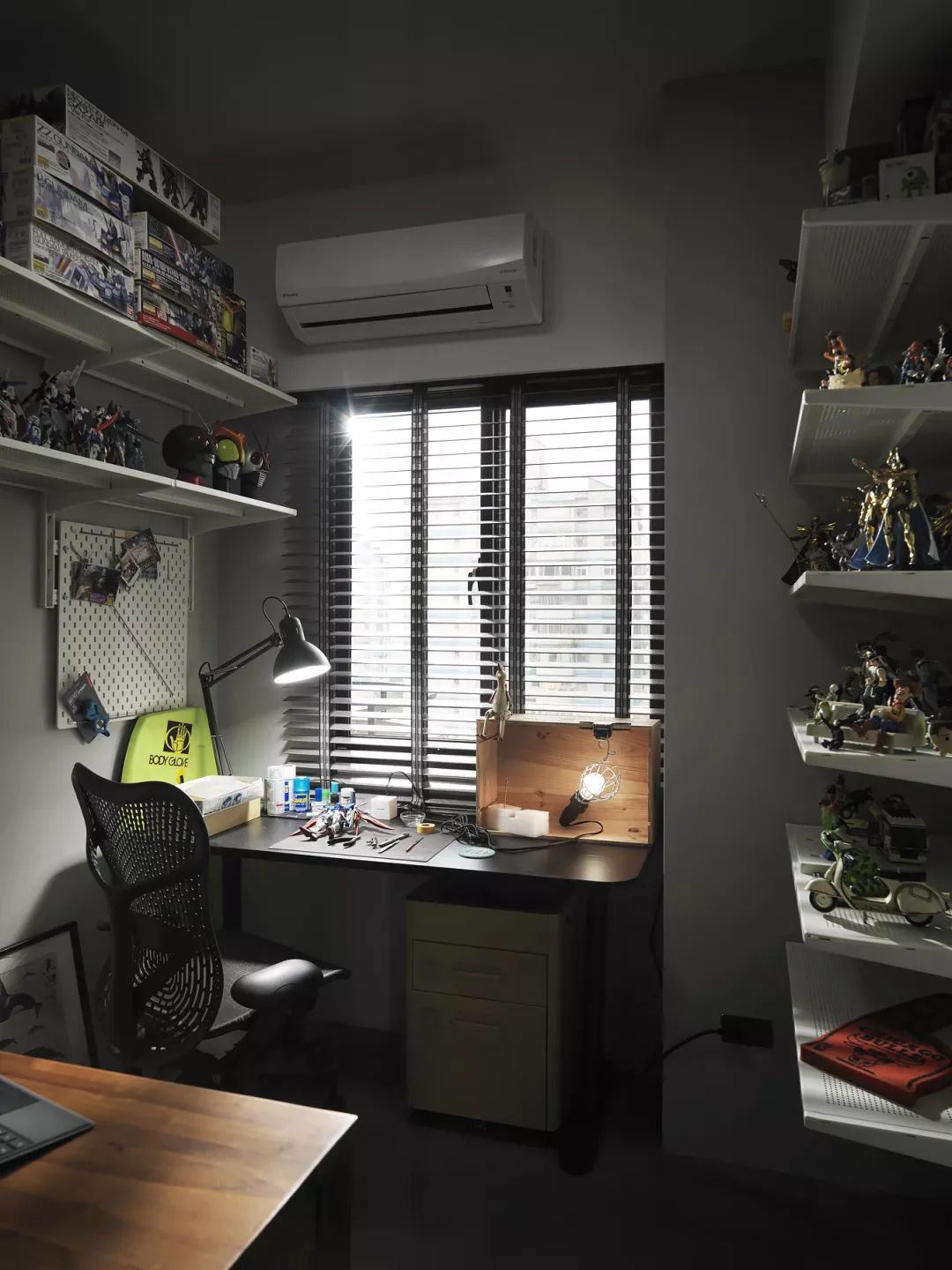 现代工业风风格家装设计室内装修效果图-书房 现代工业风风格家装设计室内装修效果图-书房