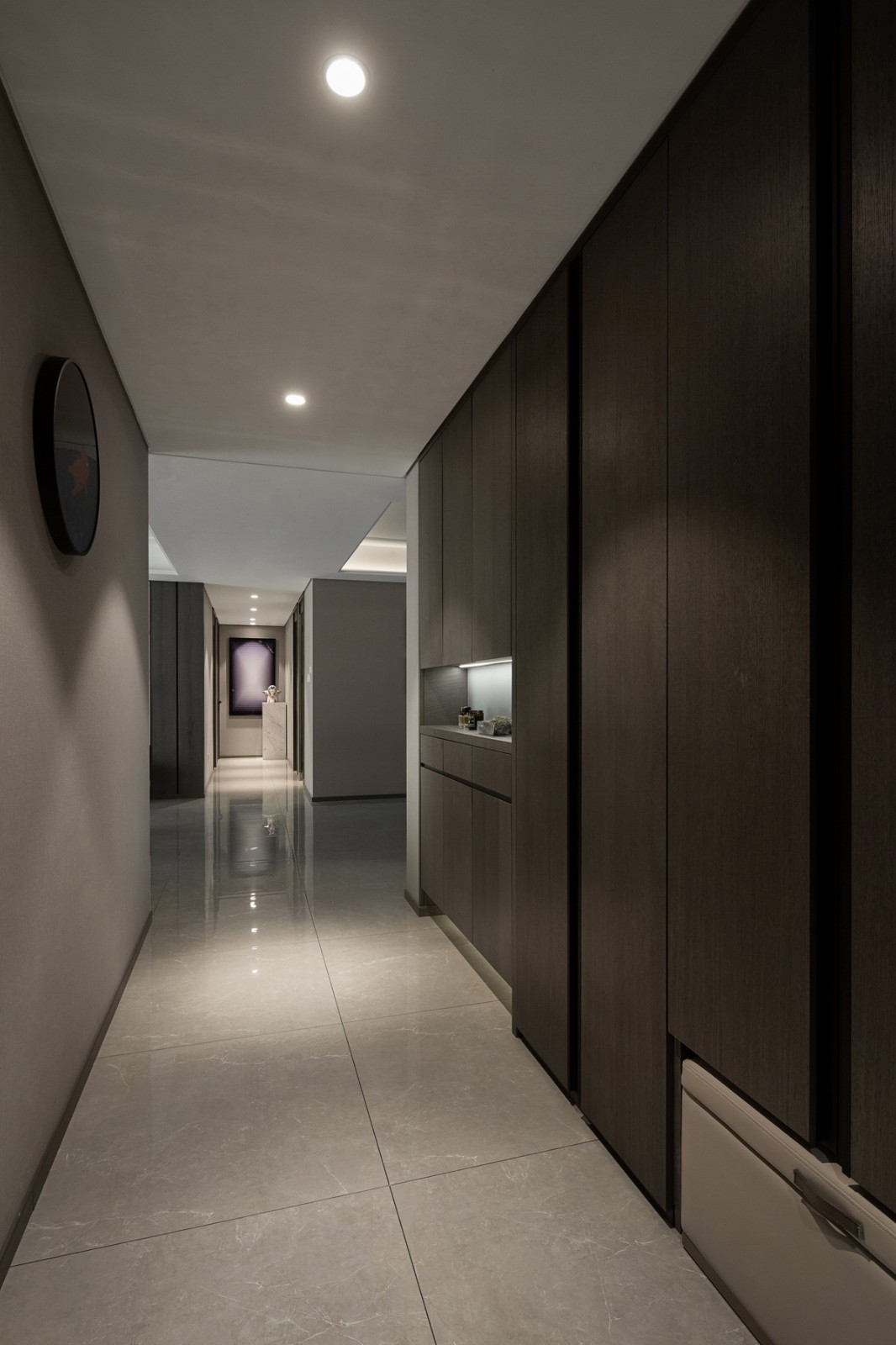 现代轻奢风格室内设计家装案例-玄关 现代轻奢风格室内设计家装案例-玄关